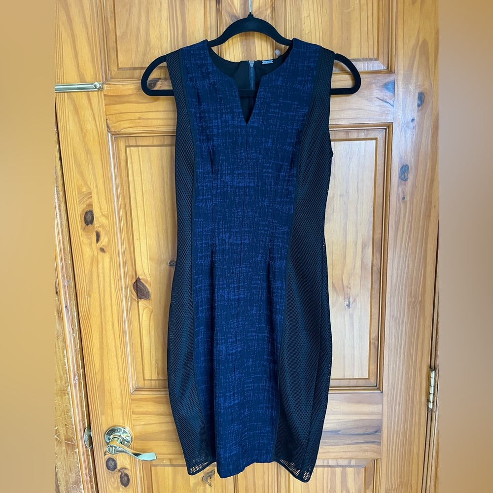 Elie Tahari Navy and Black V-Notch Midi Sheath Dress